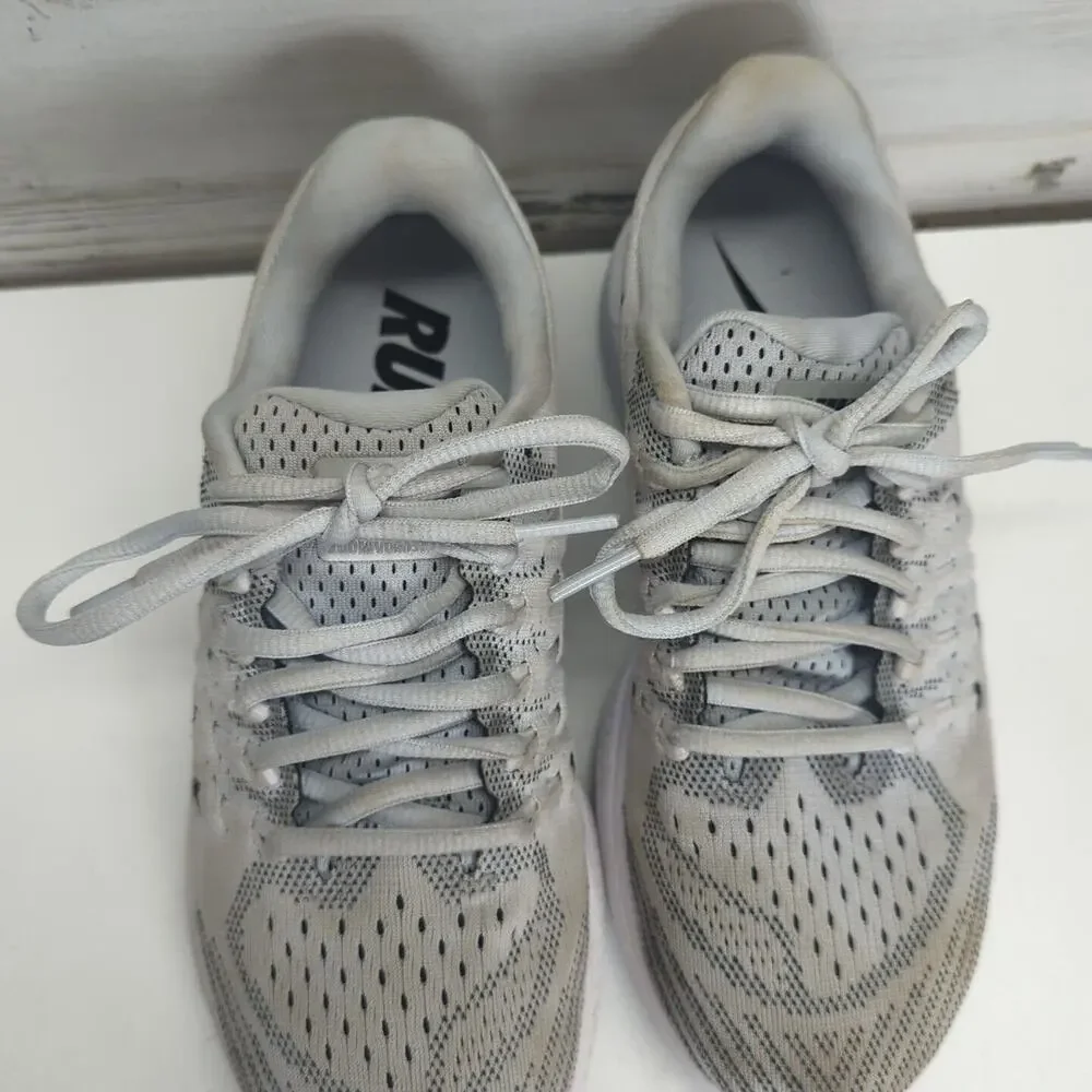 Nike Zoom Vomero 11 Women 6 Comfort Running‎ Athletic Shoes Sneaker Gray White